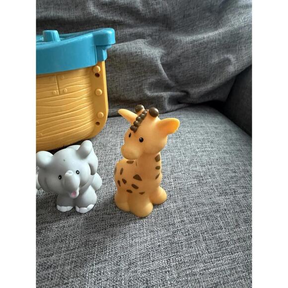 Fisher Price Little People Noahs Ark Set With 7 Animals - Picture 4 of 12